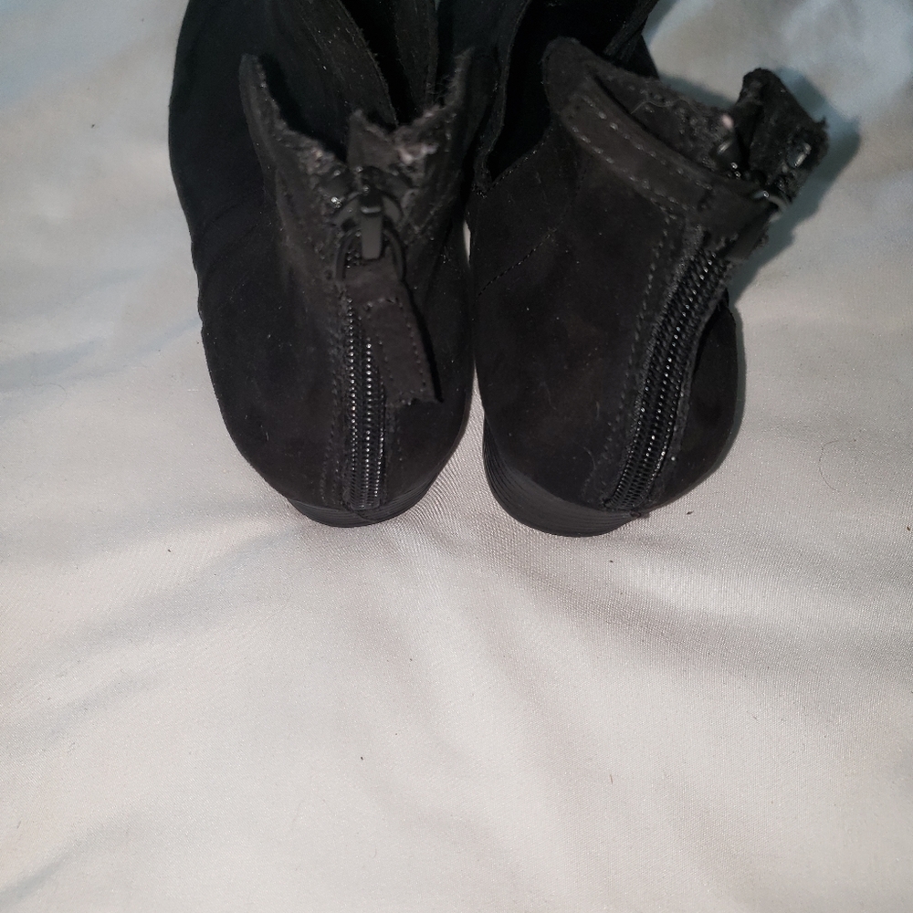 Arizona Black ankle booties size 8 - Picture 5 of 7